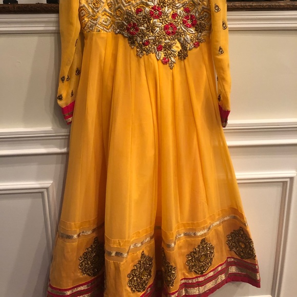 Indian dress - Picture 3 of 5